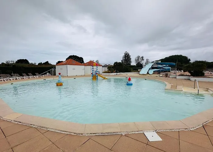 Apparemment Cosy Et Au Calme Vue Sur Le Golf * Talmont-Saint-Hilaire