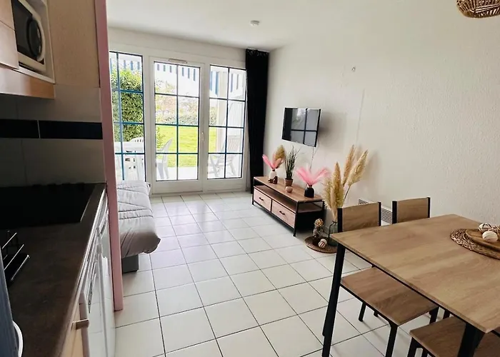 Apparemment Cosy Et Au Calme Vue Sur Le Golf *