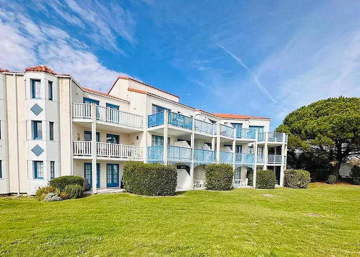 Apparemment Cosy Et Au Calme Vue Sur Le Golf Appartement